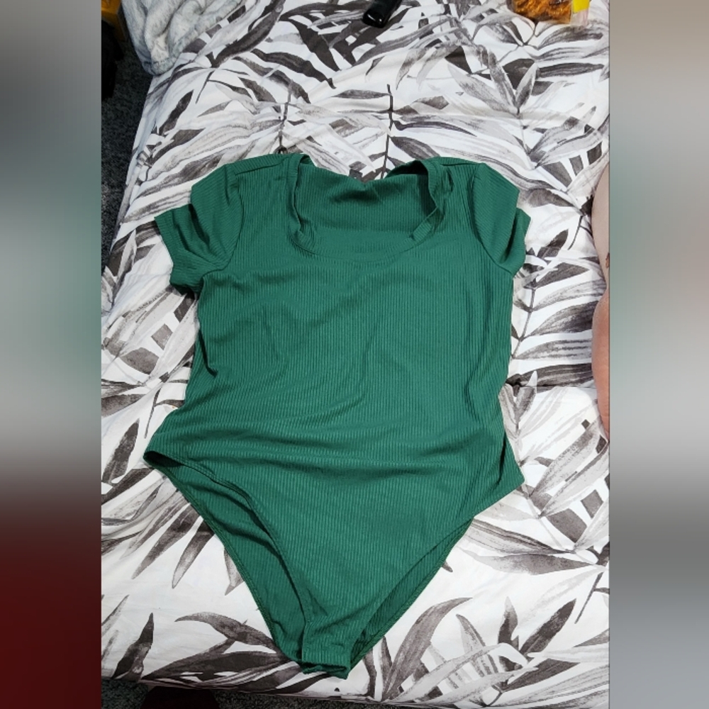 SHEIN Green Relaxed Fit Elastic Waist Shorts
